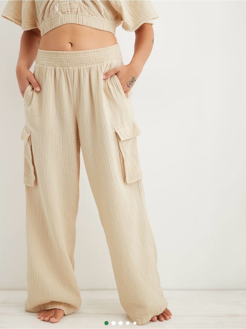 aerie Gauzy hit waisted Cream Wide-Leg Cargo Pants - Picture 2 of 15